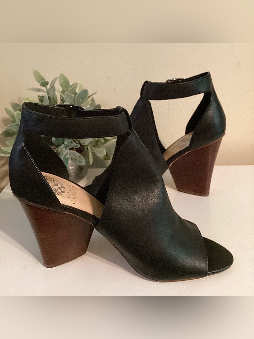 Vince Camuto Black Leather Peep Toe Block Heel Sandals Size 9 - Picture 3 of 10